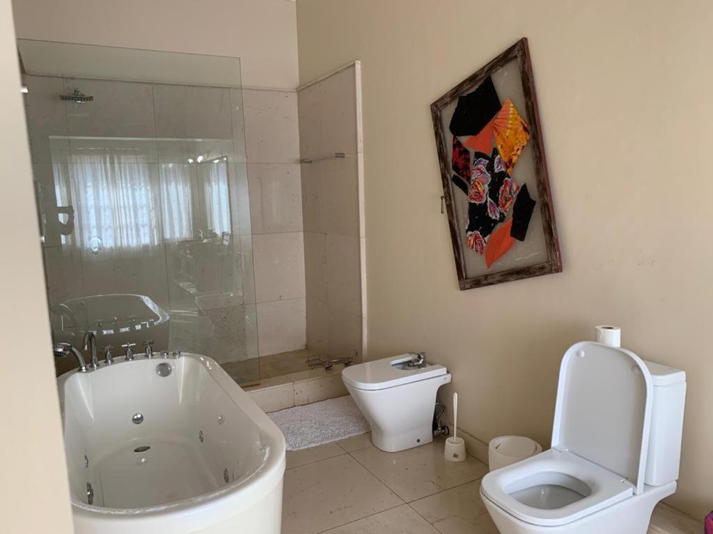 Acacia Inn Guesthouse Мапуто Екстериор снимка