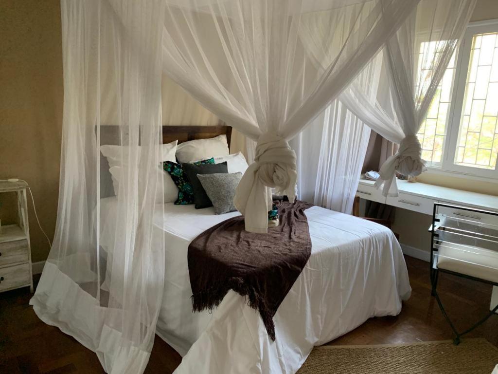 Acacia Inn Guesthouse Мапуто Екстериор снимка