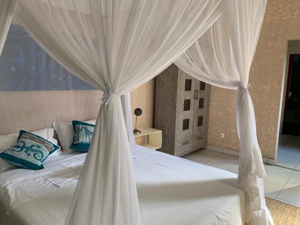 Acacia Inn Guesthouse Мапуто Екстериор снимка